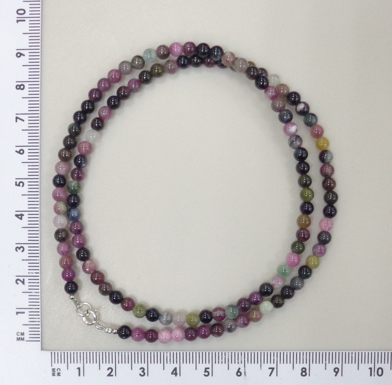 Бусы из турмалина